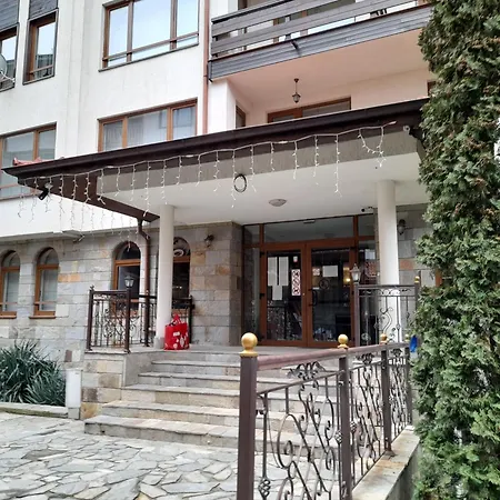 Snow Peak Todorka And Vihren /next To The Lift/ 7 Persons/ *